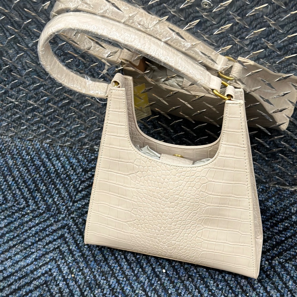 CREAM FAUX CROC PRINT HANGBAG